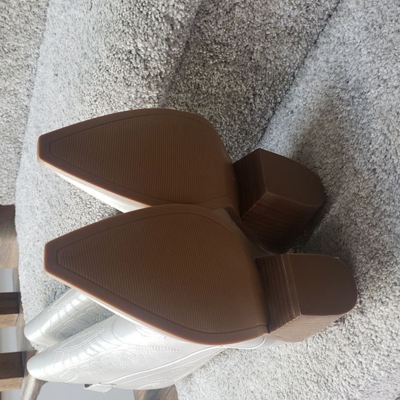 Corkys white boots wide calf Size 8 New - Picture 6 of 7